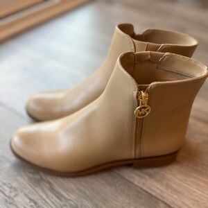 Michael Kors Women’s Lainey Leather Ankle Boot Tan Camel Leather Size 9 NWT